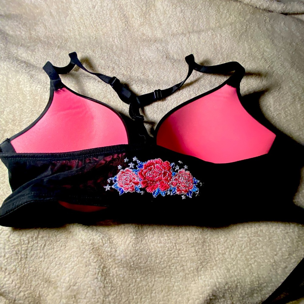 Woman’s Black Bra. 36C